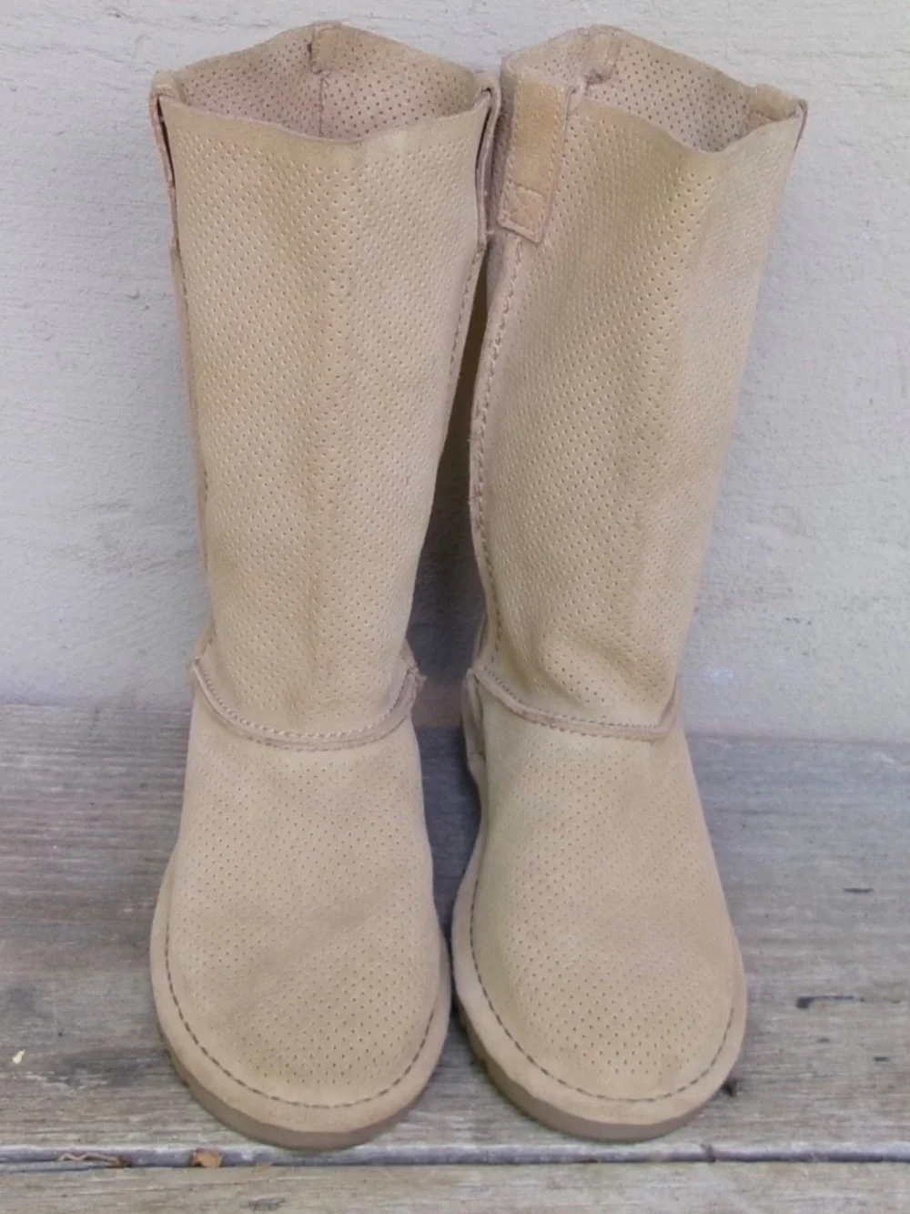 UGG Classic Unlined Light Brown Suede Tall Perforated Boots NEW Size 7